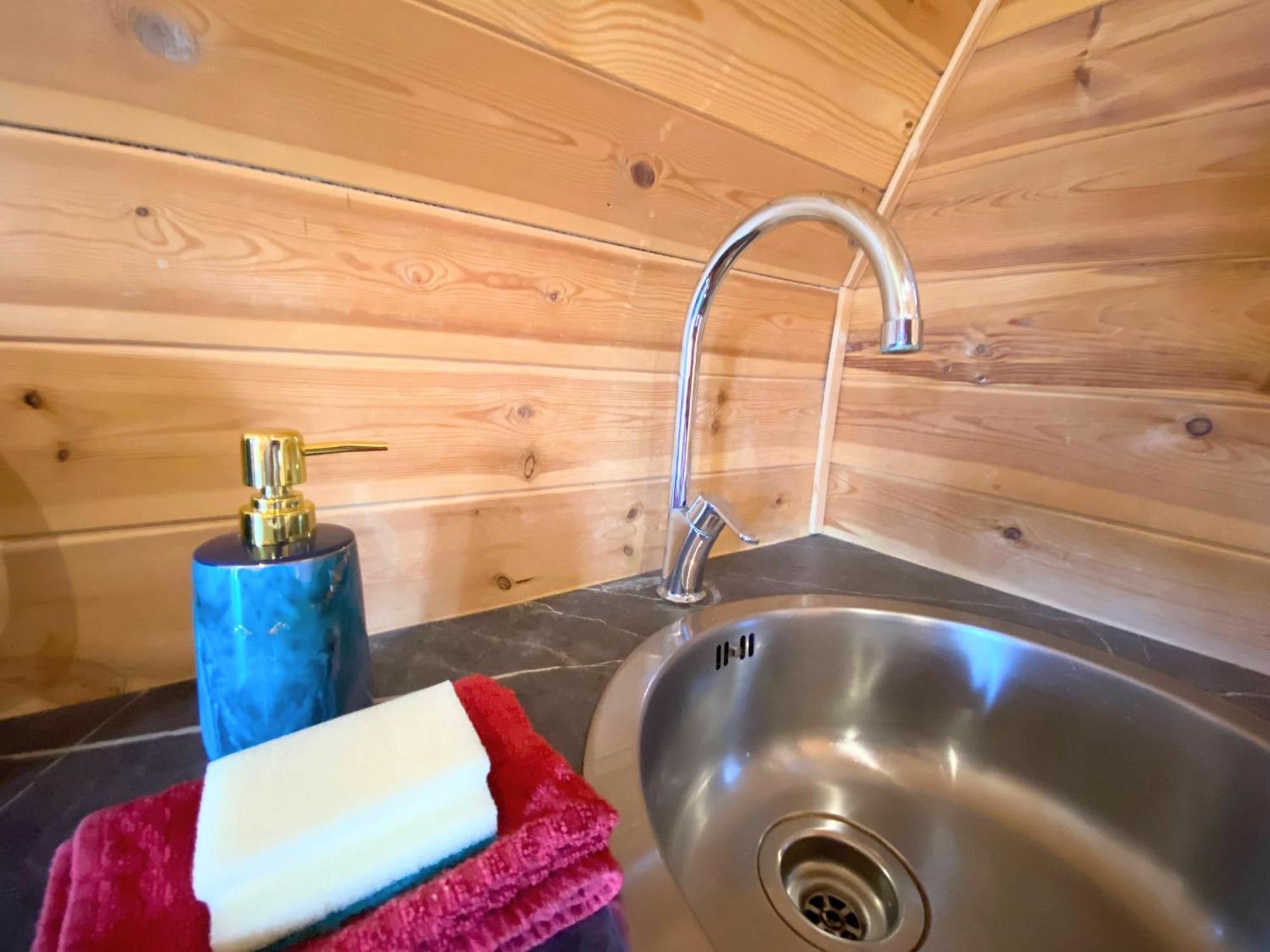 הוילה Kelty Pond View Pod 1 With Outdoor Hot Tub - Fife - Loch Leven - Lomond Hills מראה חיצוני תמונה